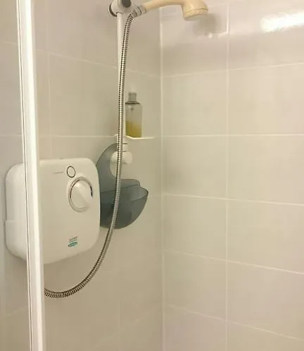 Lyndhurst Guest house