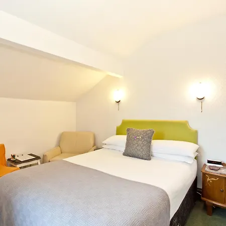 Lyndhurst Πανσιόν Κένταλ