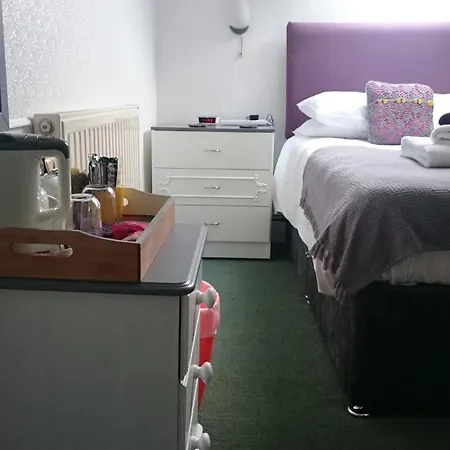 Lyndhurst Πανσιόν Κένταλ