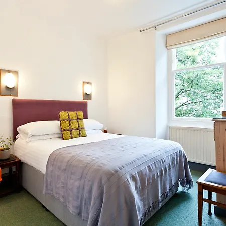 Lyndhurst Guest house